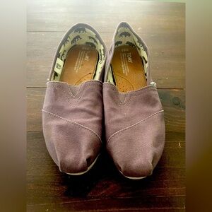 TOMS size 8.5